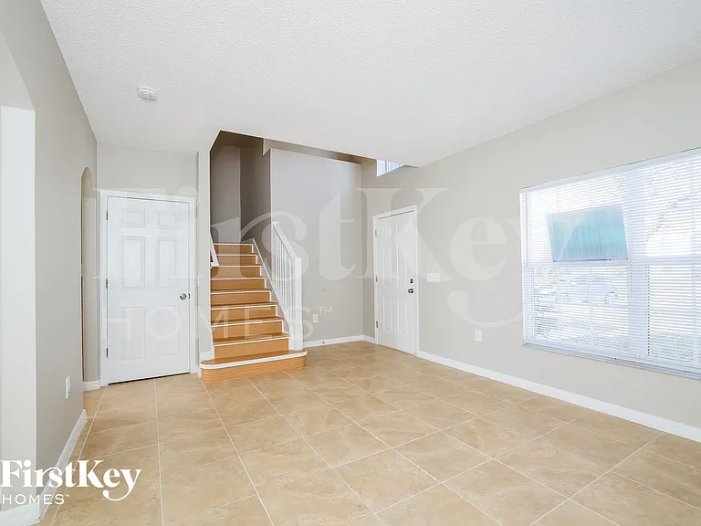 639 Linnet Ct — Photo 3