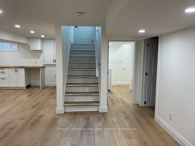 48 Parkside Dr — Photo 6