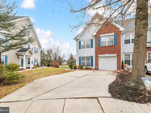 57 Greens Way, Blackwood, NJ 08012