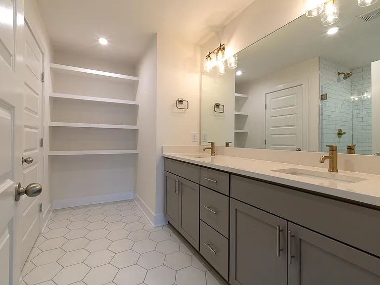 701 James Ave — Photo 9