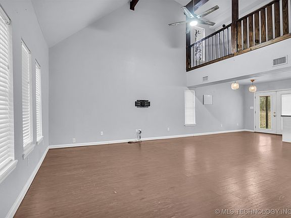 5th image of 4070 Bluebird Ln