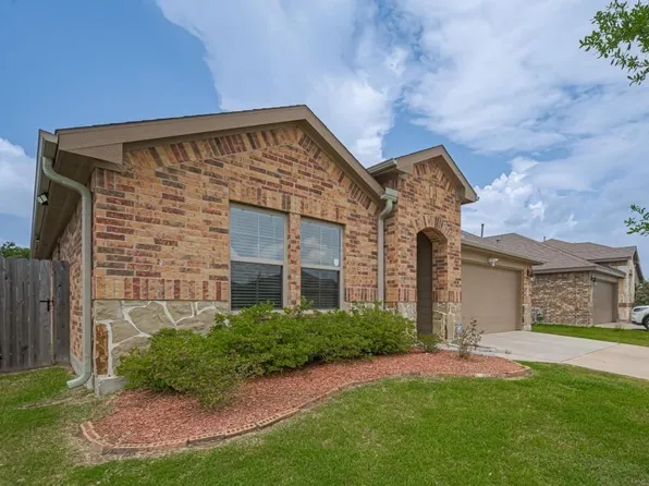 3923 Hawaiian Ct, Baytown, TX 77521