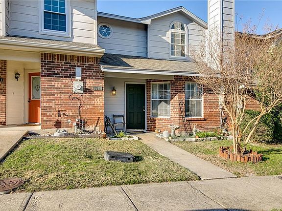 4th image of 3913 Brandon Park Dr
