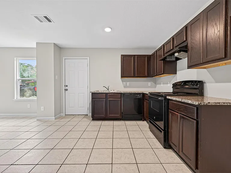 14774 Bowie Ln — Photo 17