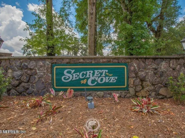 3510 HIDDEN LAKE Drive E, Jacksonville, FL 32216