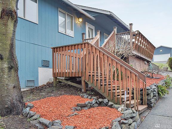 2nd image of 5804 32nd St NE