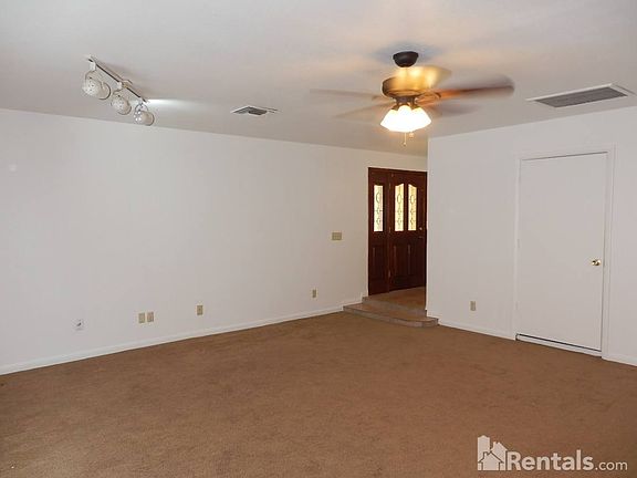 5th image of 1108 N Kadota Ave