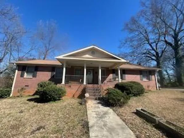 475 S Broad St, Toccoa, GA 30577