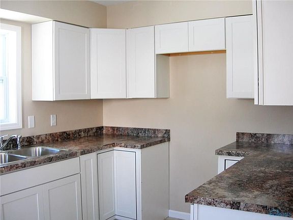 4th image of 2111 Sheffield Pl