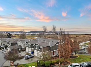 1890 SW Scenic Heights St APT B4, Oak Harbor, WA 98277