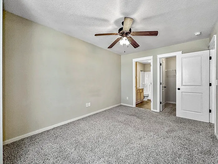 207 NE 45th Ln — Photo 8