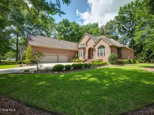 100 Knollwood Court, New Bern, NC 28562