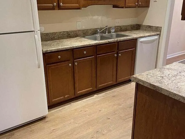 904 Persimmon Pl — Photo 5