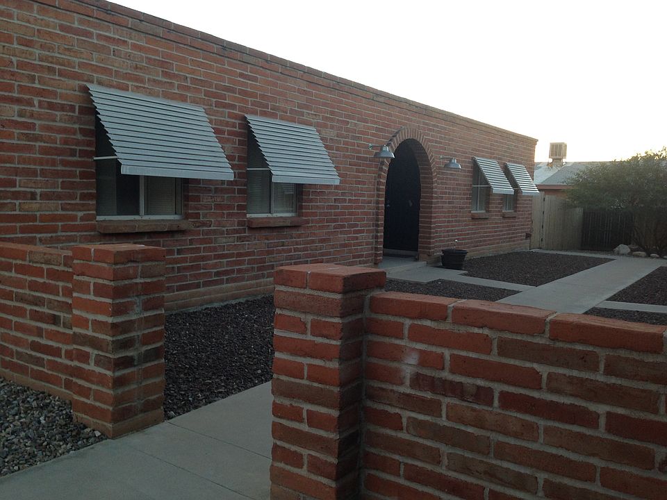 2nd image of 1221 N Dodge Blvd