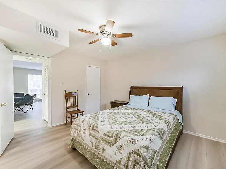 6410 Del Monte Dr #89 — Photo 30