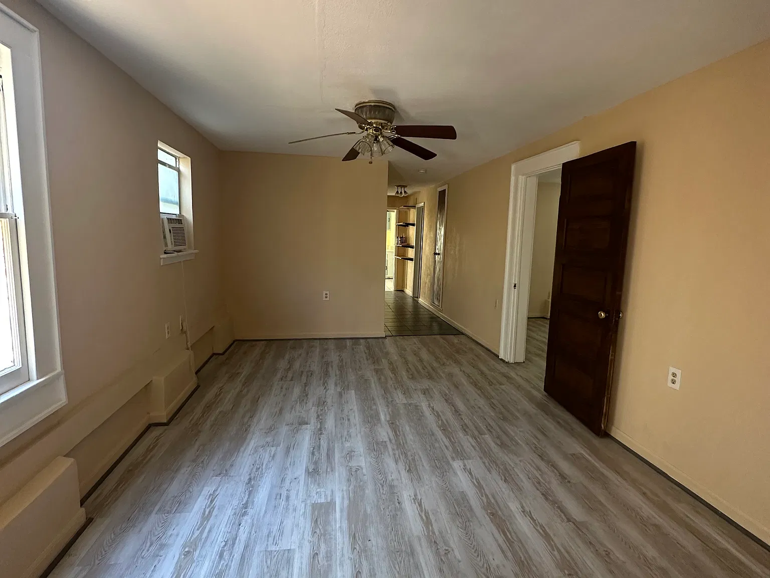 2 bed, 1100 sqft, $1,300 — Photo 4