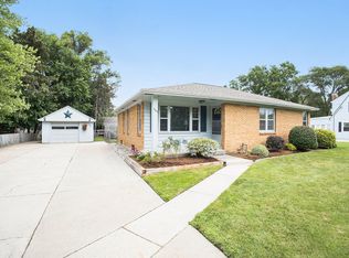 465 W 32nd St, Holland, MI 49423