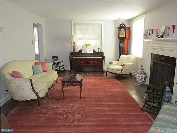 5th image of 14 Mulberry Ln