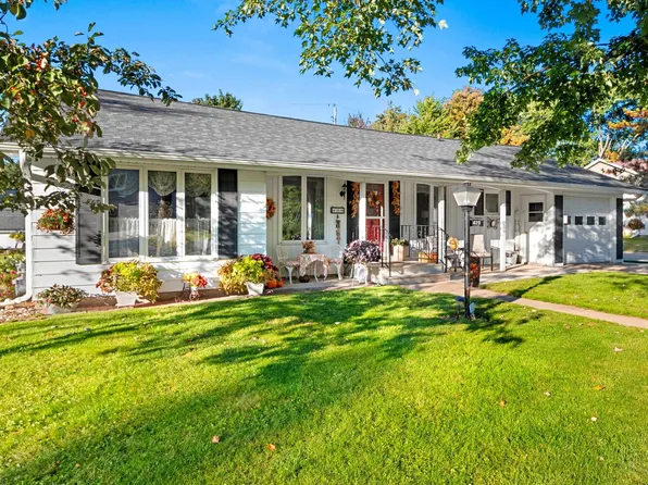 429 7th St, Oconto, WI 54153