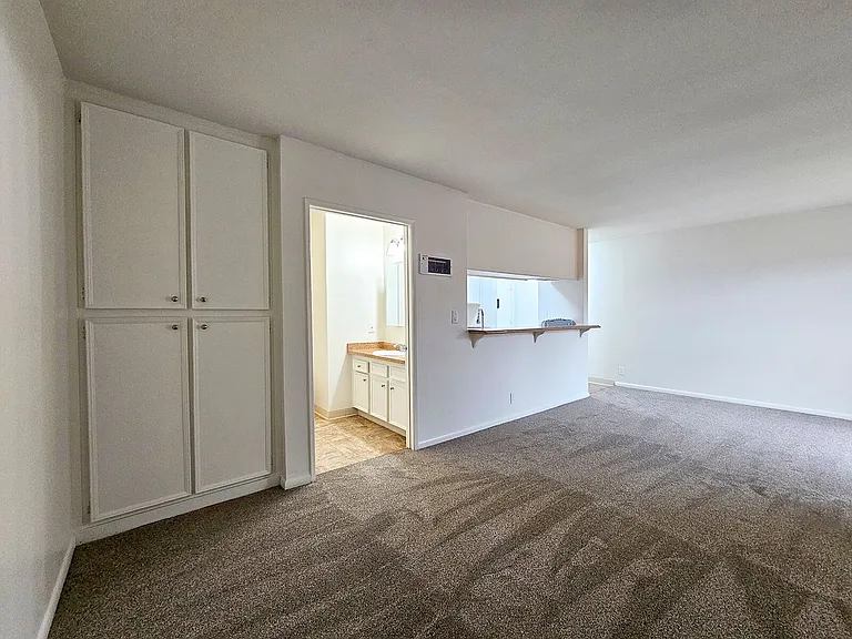Lake Meadows Apartments — Photo 12