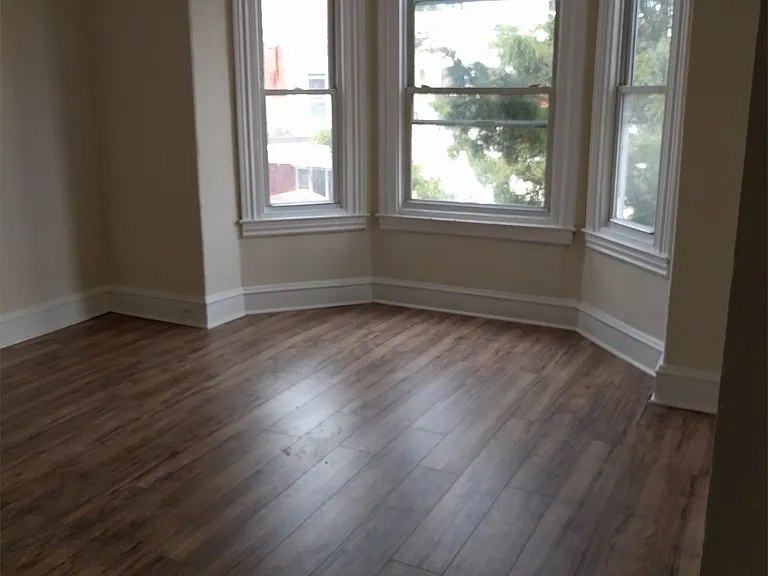 6012 Irving St #2 — Photo 6