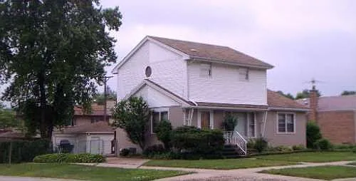 5751 W 97th St photo 1