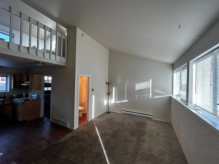 640 Forest Edge Rd — Photo 4