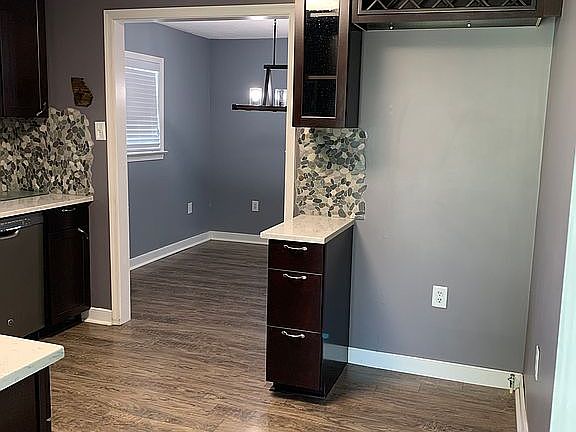 3rd image of 232 Boyse Point Cir