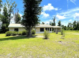 4913 Davis Dr, Marianna, FL 32446