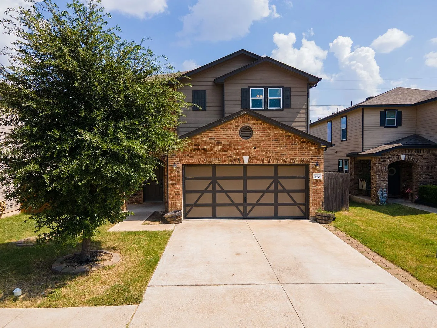 1053 Sagebrush Dr — Photo 1