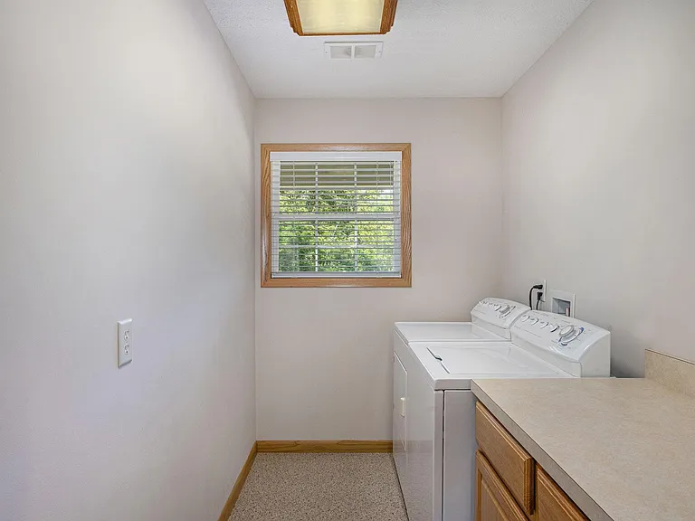 7675 E Kent Rd — Photo 18