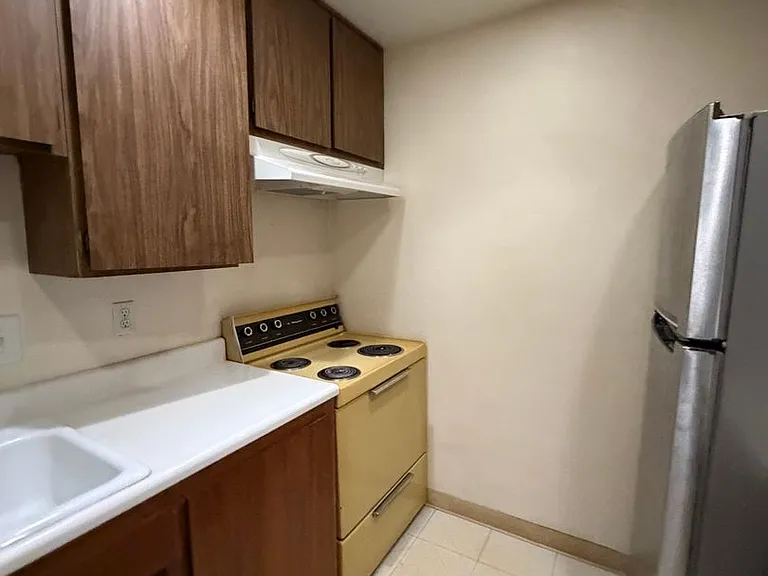 138 S Mill St — Photo 6