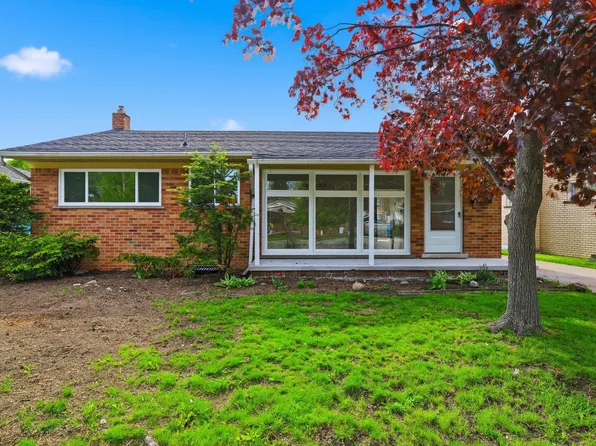 16608 Windermere Cir, Southgate, MI 48195