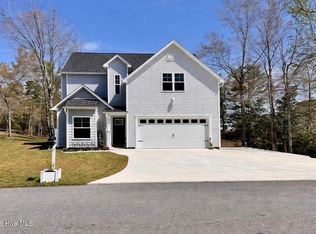 206 Baker Rd, Hubert, NC 28539