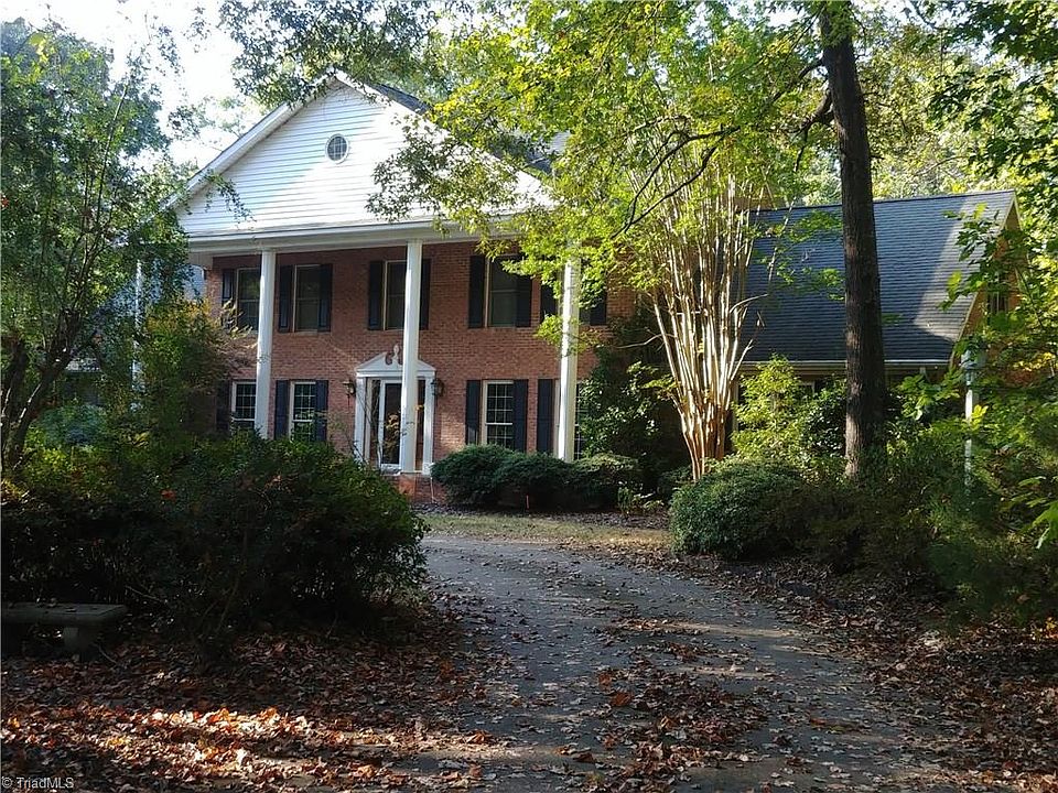 2nd image of 425 Forest Hill Dr
