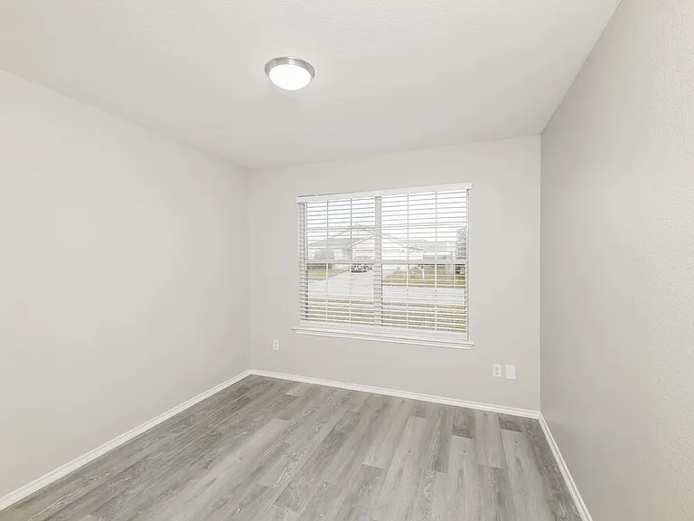 411 Saul St — Photo 12