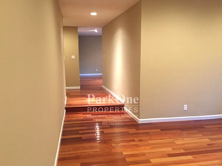 1500 Fieldcrest Dr — Photo 11