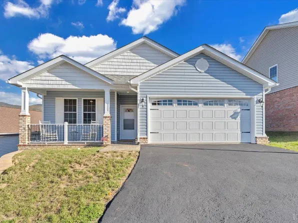 1217 Trafalgar Dr, Roanoke, VA 24019