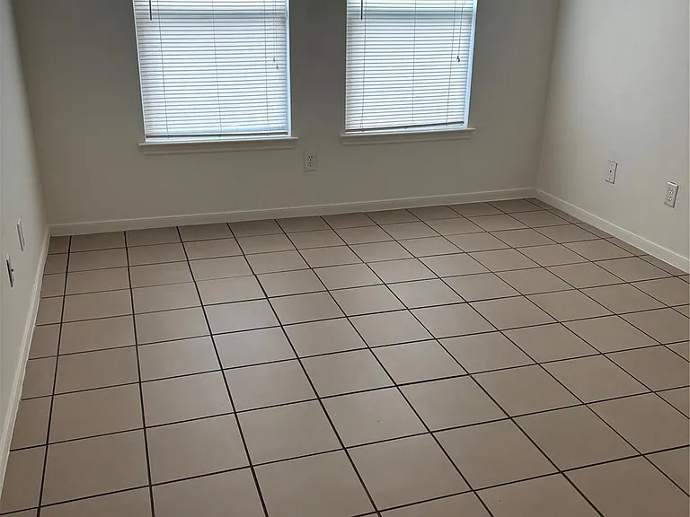21115 Field House Ct — Photo 4