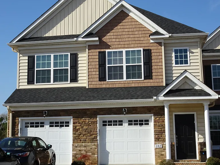 802 Braemar Crk — Photo 1