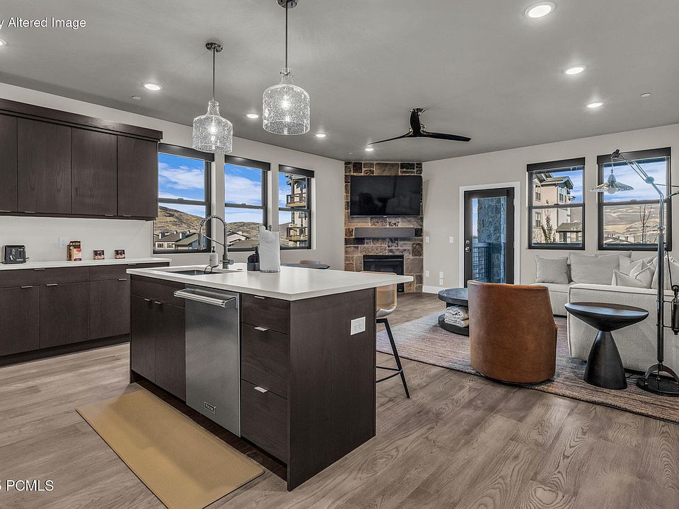 1st image of 1134 W Helling Cir #6-101