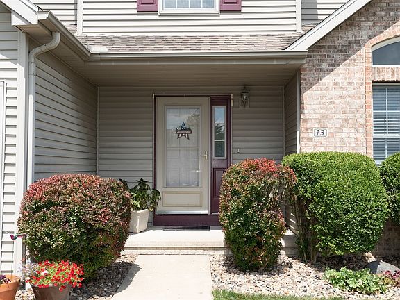 3rd image of 13 Breckenwood Ct
