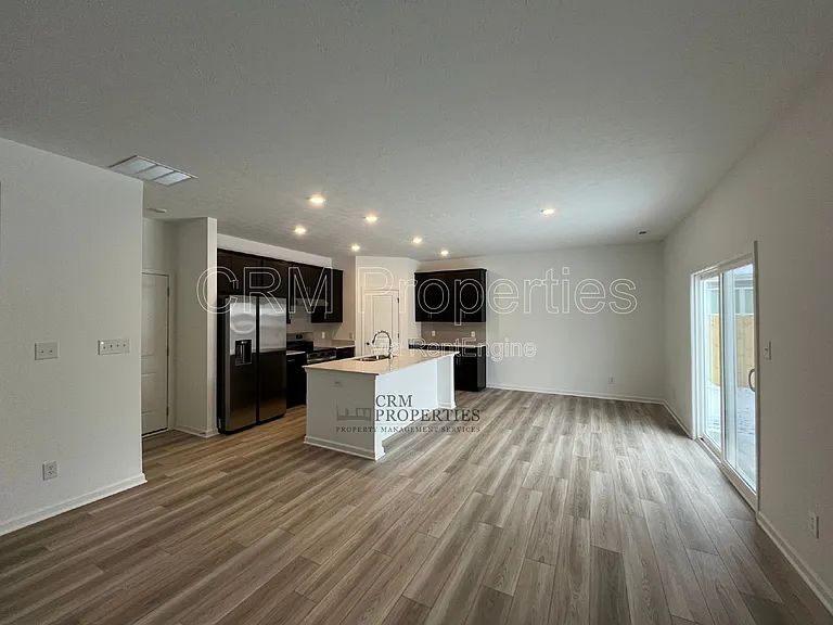 809 Oyster Bay Dr — Photo 3
