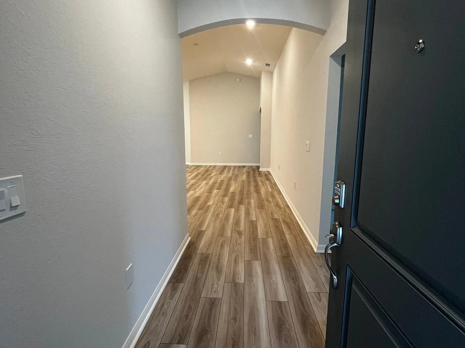 4 bed, 2.0 bath, 1715 sqft, $2,295 — Photo 2