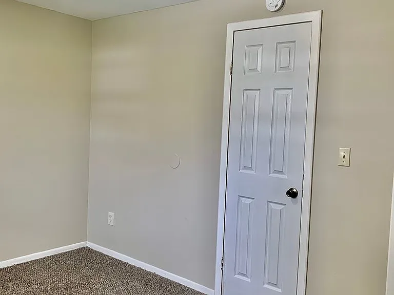 8038 Evesborough Dr — Photo 3