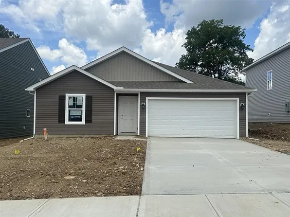 883 Sherwood Loop, Bellefontaine, OH 43311