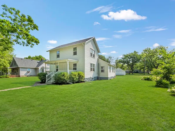 307 S Hickory St, Wenona, IL 61377