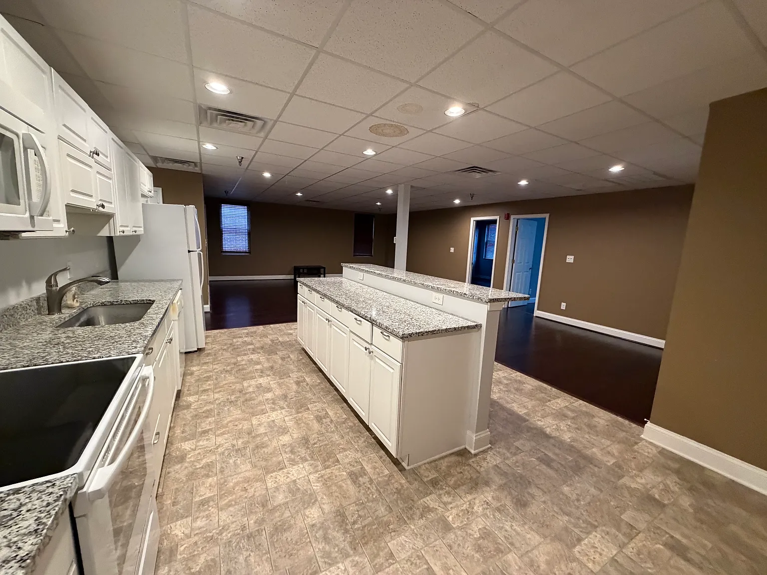 2 bed, 1548 sqft, $2,450 — Photo 1