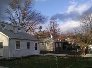 604 Crabb Ave, Rockville, MD 20850