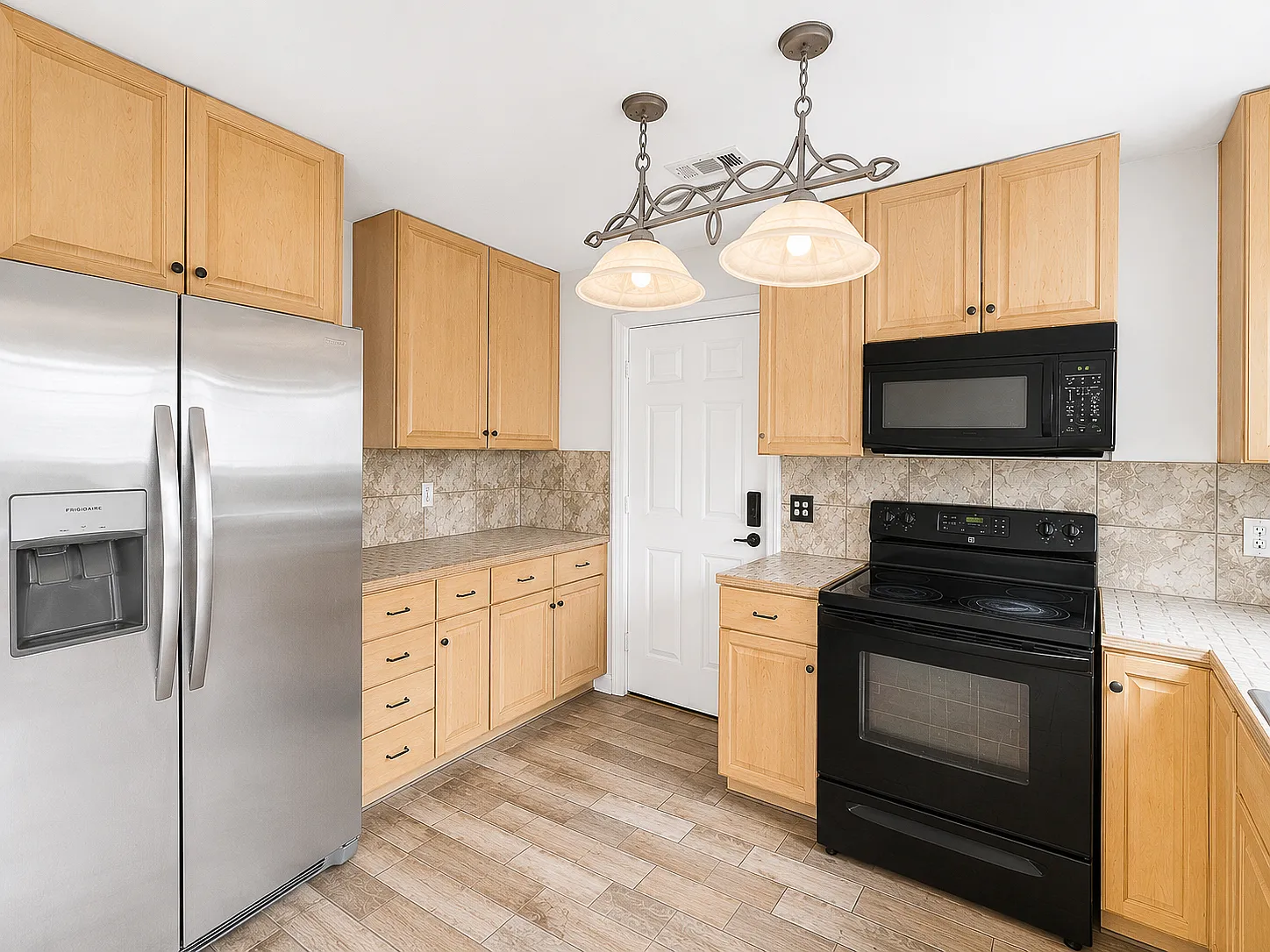 1409 Madrid Way - A — Photo 4